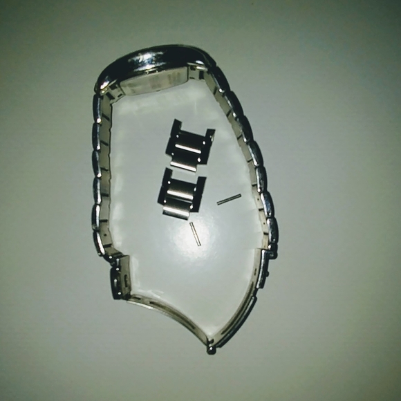 Ladies Watch - Picture 2 of 2